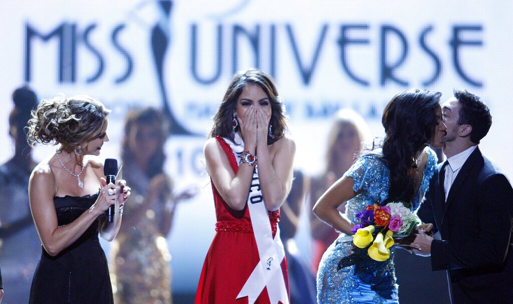 Miss Mexico Jimena Navarrete reacts as she is crowned Miss Universe, Monday, Aug. 23, 2010 in Las Vegas. (AP Photo/Isaac Brekken)